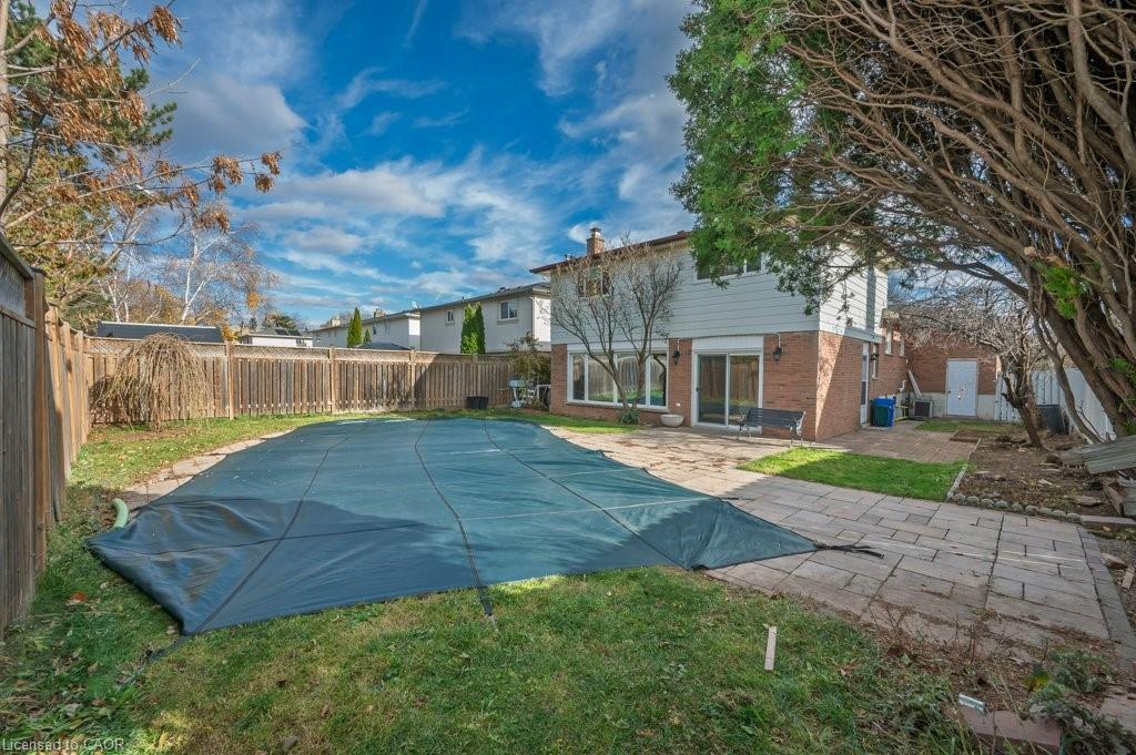 2523 Waterford Street, Oakville, ON - Outdoor With Backyard