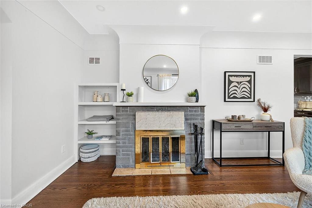 610 Guelph Line, Burlington, ON - Indoor With Fireplace