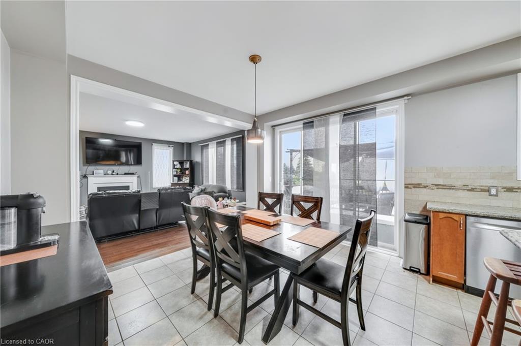 2 Kennedy Boulevard, Alliston, ON - Indoor Photo Showing Dining Room