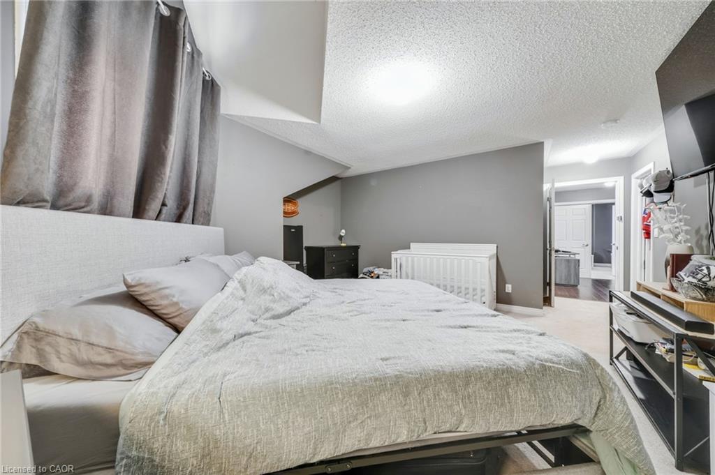 2 Kennedy Boulevard, Alliston, ON - Indoor Photo Showing Bedroom