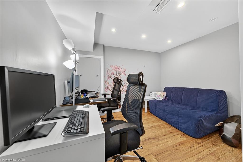 64-145 Rice Avenue, Hamilton, ON - Indoor