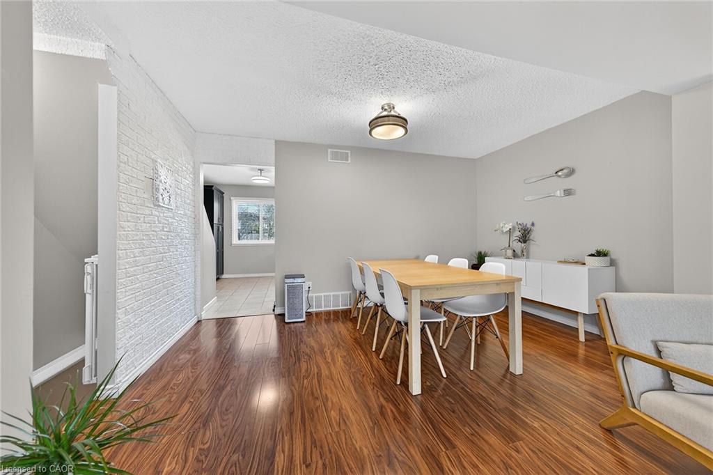 64-145 Rice Avenue, Hamilton, ON - Indoor Photo Showing Dining Room