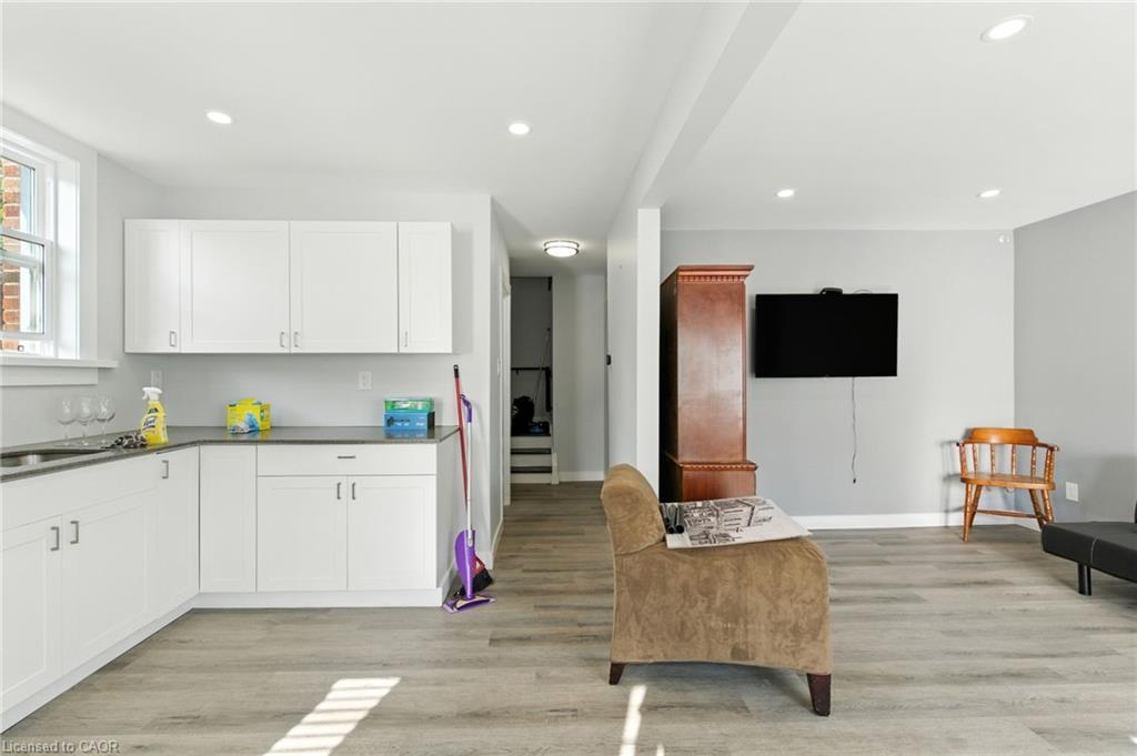 74 East 14Th Street, Hamilton, ON - Indoor