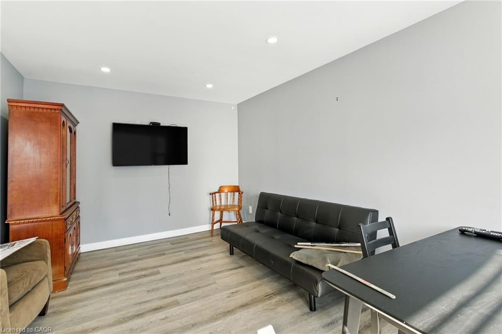 74 East 14Th Street, Hamilton, ON - Indoor