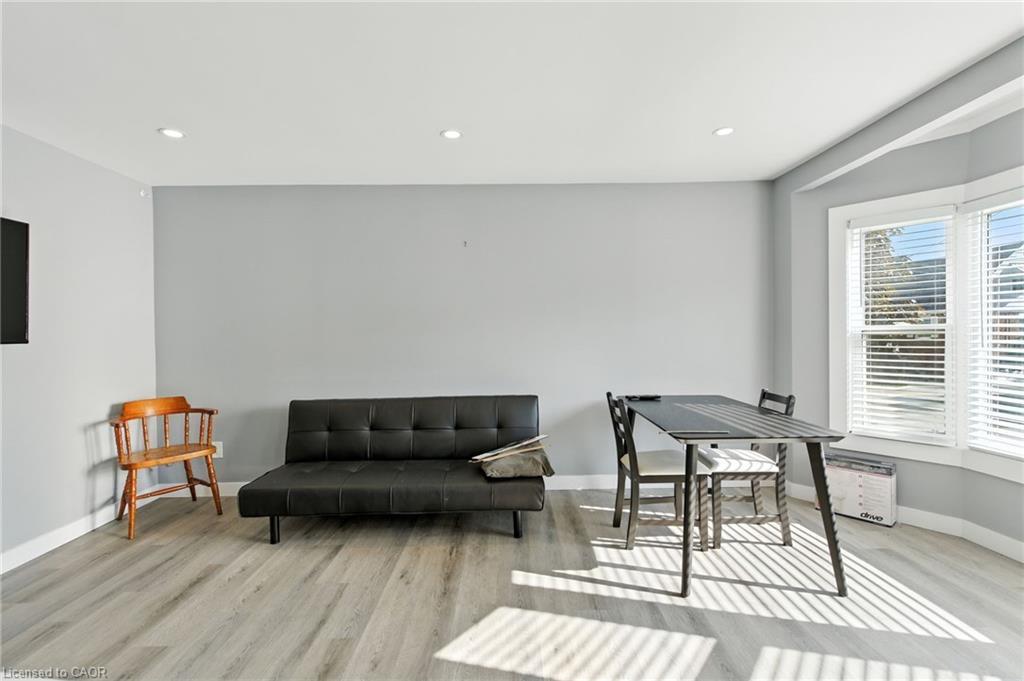 74 East 14Th Street, Hamilton, ON - Indoor