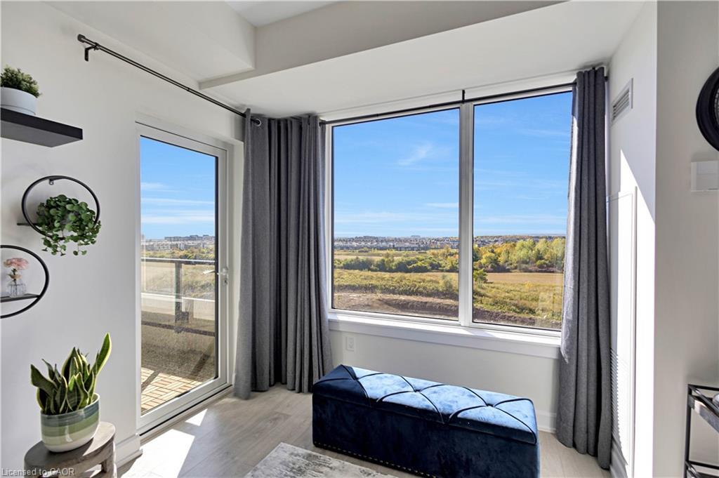 721-3200 William Coltson Avenue, Oakville, ON - Indoor Photo Showing Other Room