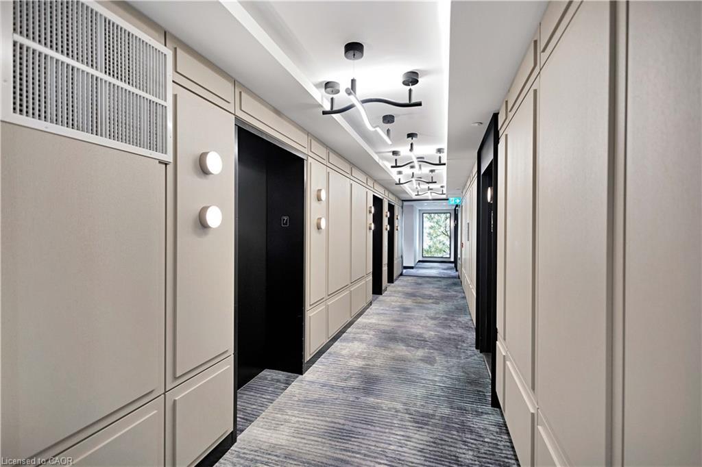 721-3200 William Coltson Avenue, Oakville, ON - Indoor Photo Showing Other Room