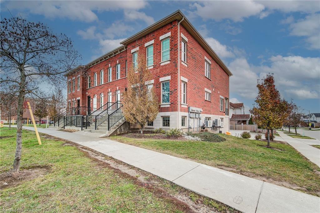 5-275 Max Becker Drive, Kitchener, ON - Outdoor