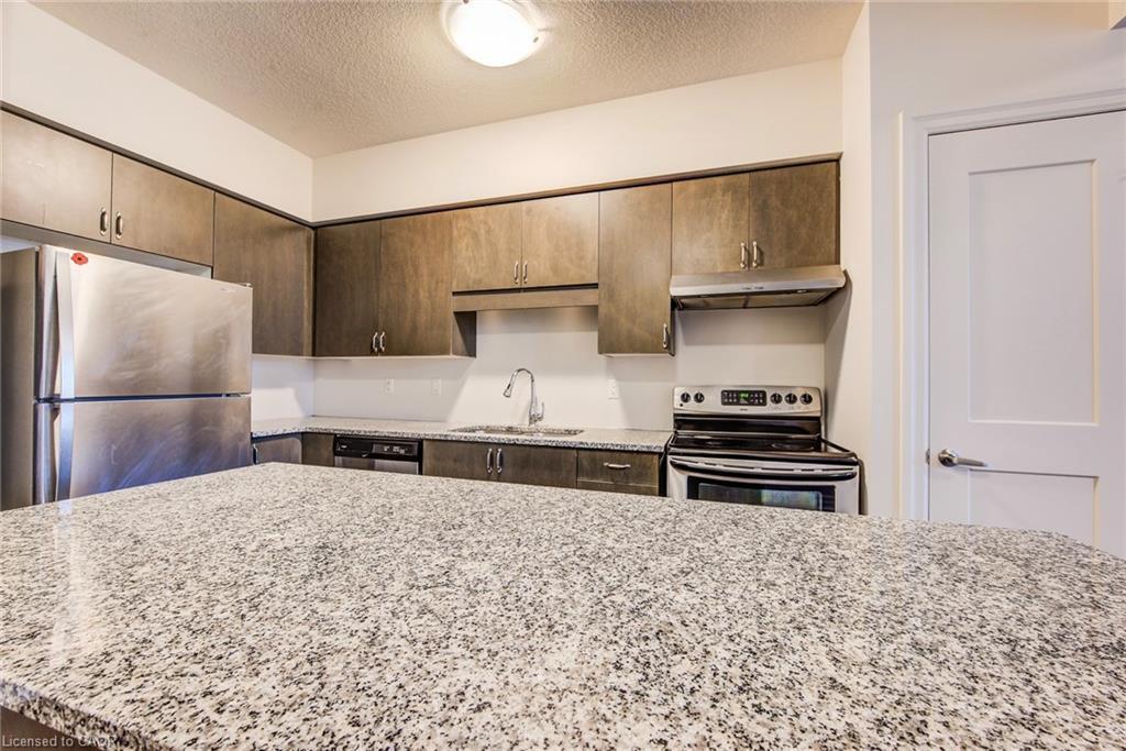 5-275 Max Becker Drive, Kitchener, ON - Indoor Photo Showing Kitchen With Stainless Steel Kitchen