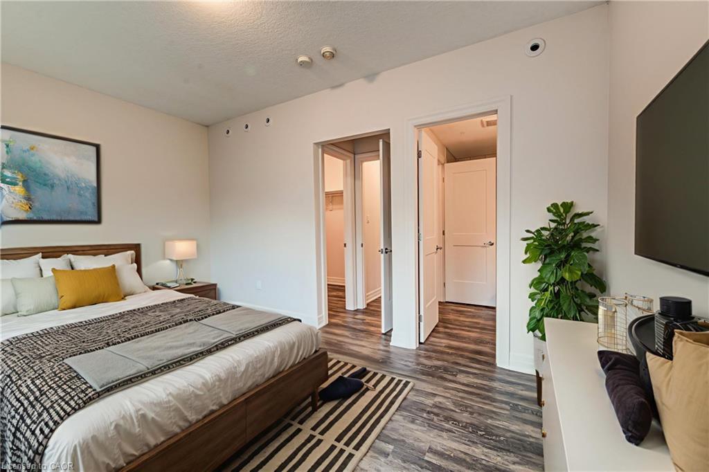 5-275 Max Becker Drive, Kitchener, ON - Indoor Photo Showing Bedroom