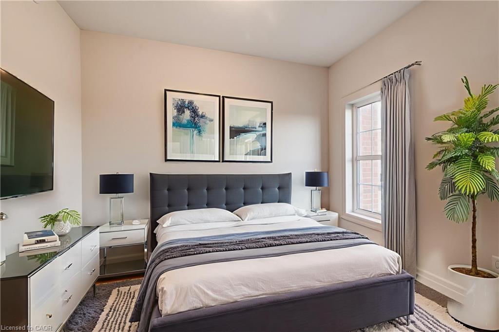 5-275 Max Becker Drive, Kitchener, ON - Indoor Photo Showing Bedroom