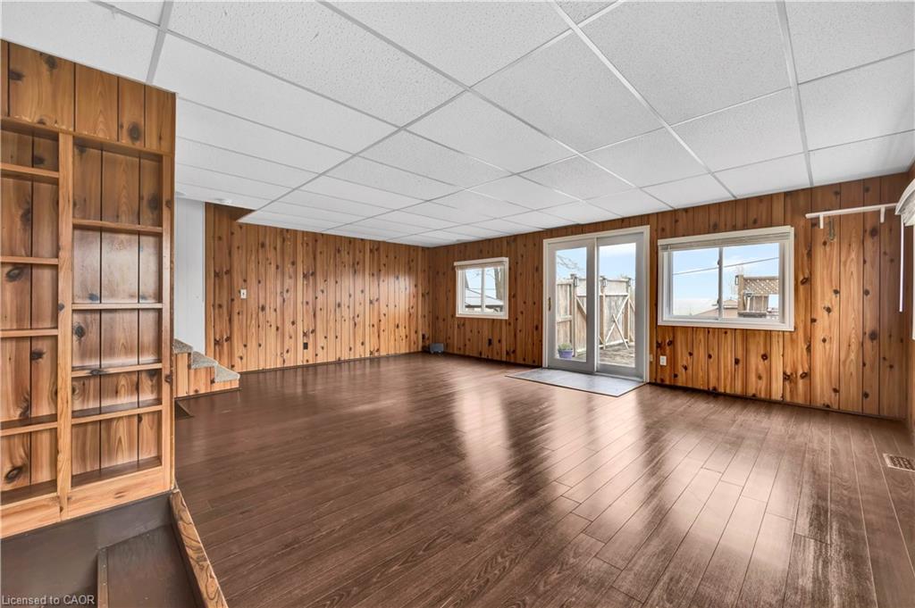 2241 Line 34, Shakespeare, ON - Indoor Photo Showing Other Room