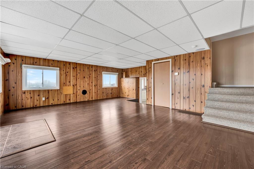 2241 Line 34, Shakespeare, ON - Indoor Photo Showing Other Room