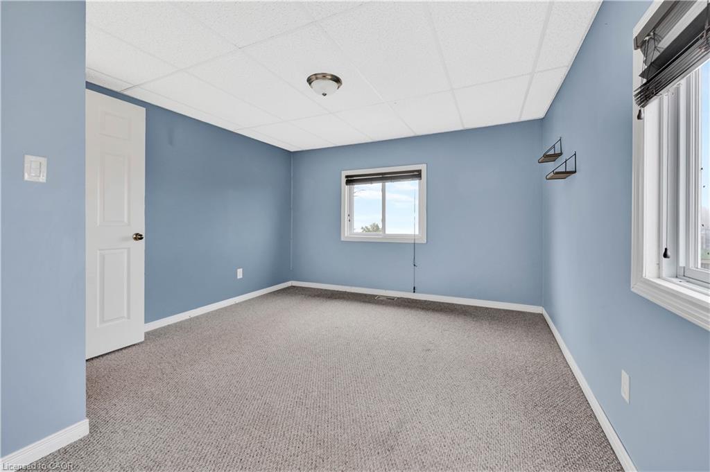 2241 Line 34, Shakespeare, ON - Indoor Photo Showing Other Room