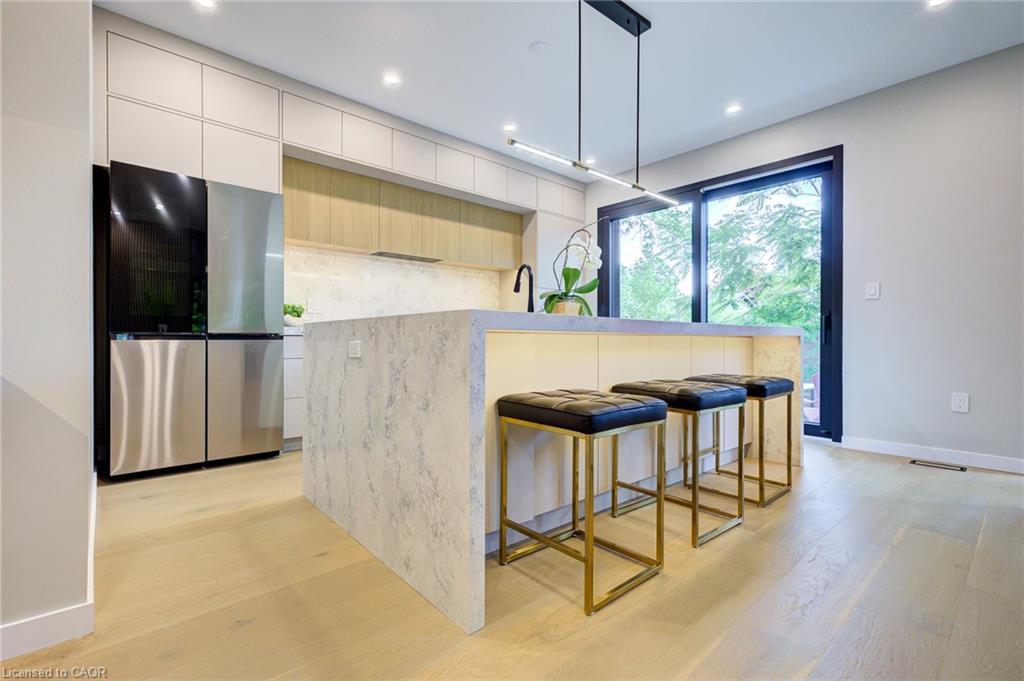 93 Oak Street, Cambridge, ON - Indoor Photo Showing Kitchen