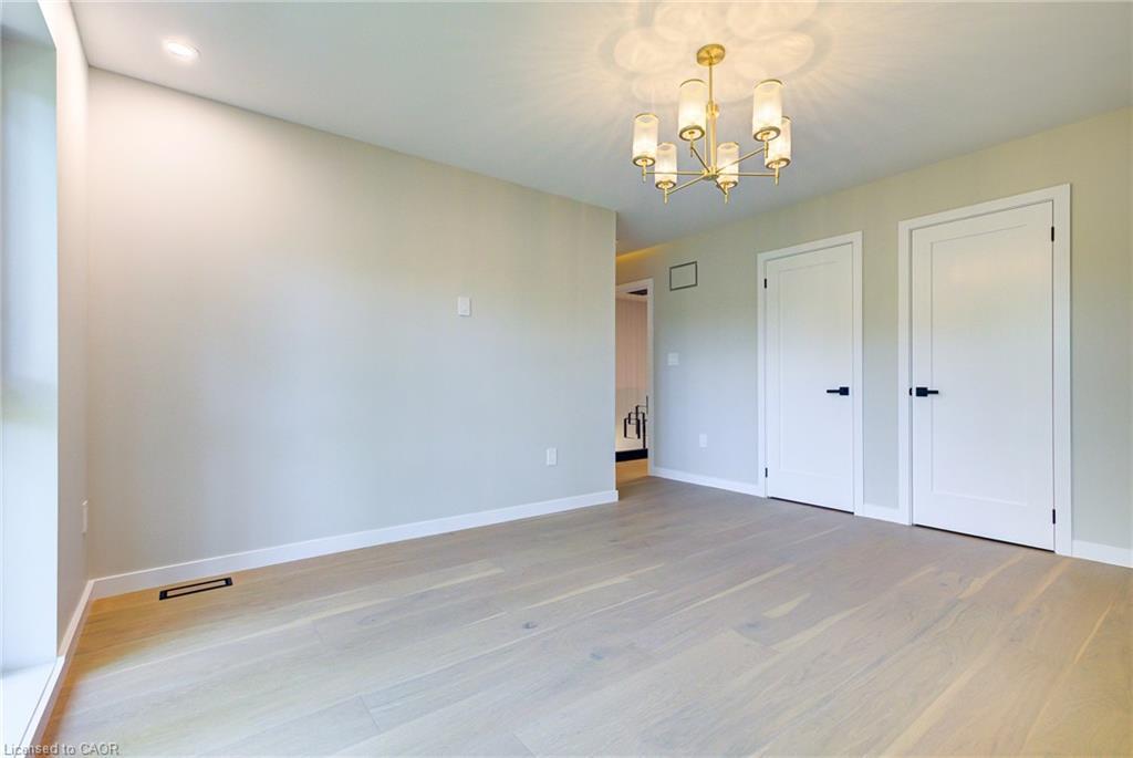 93 Oak Street, Cambridge, ON - Indoor Photo Showing Other Room