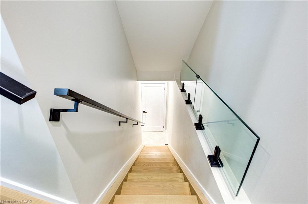 93 Oak Street, Cambridge, ON - Indoor Photo Showing Other Room