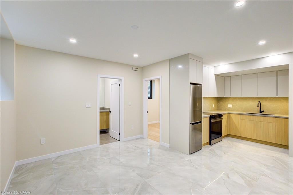 93 Oak Street, Cambridge, ON - Indoor