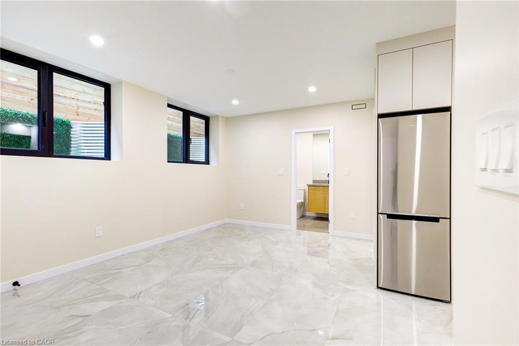 93 Oak Street, Cambridge, ON - Indoor