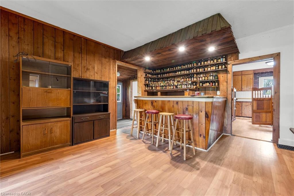 382 Beach Boulevard, Hamilton, ON - Indoor