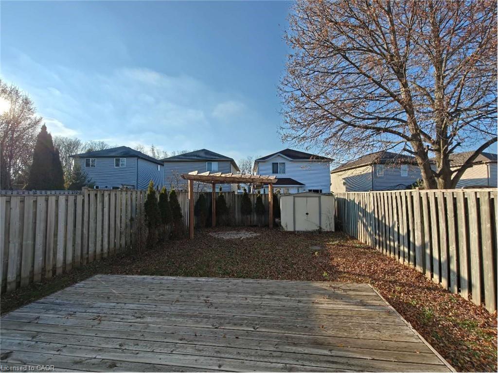 563 Dansbury Drive, Waterloo, ON - Outdoor