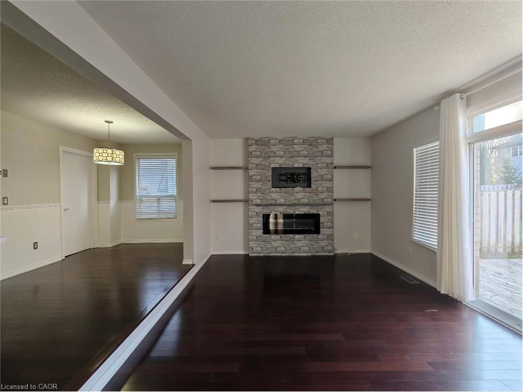 563 Dansbury Drive, Waterloo, ON - Indoor With Fireplace