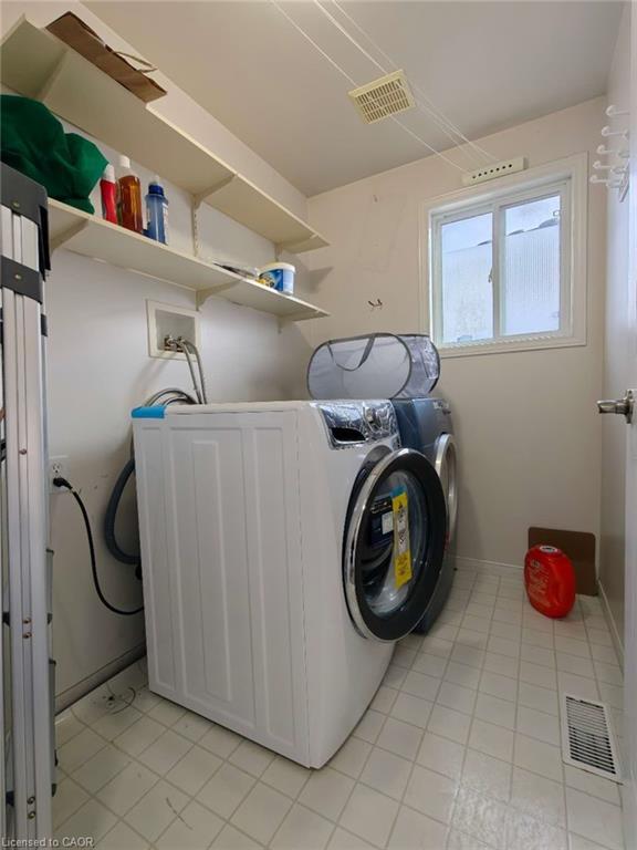 563 Dansbury Drive, Waterloo, ON - Indoor Photo Showing Laundry Room