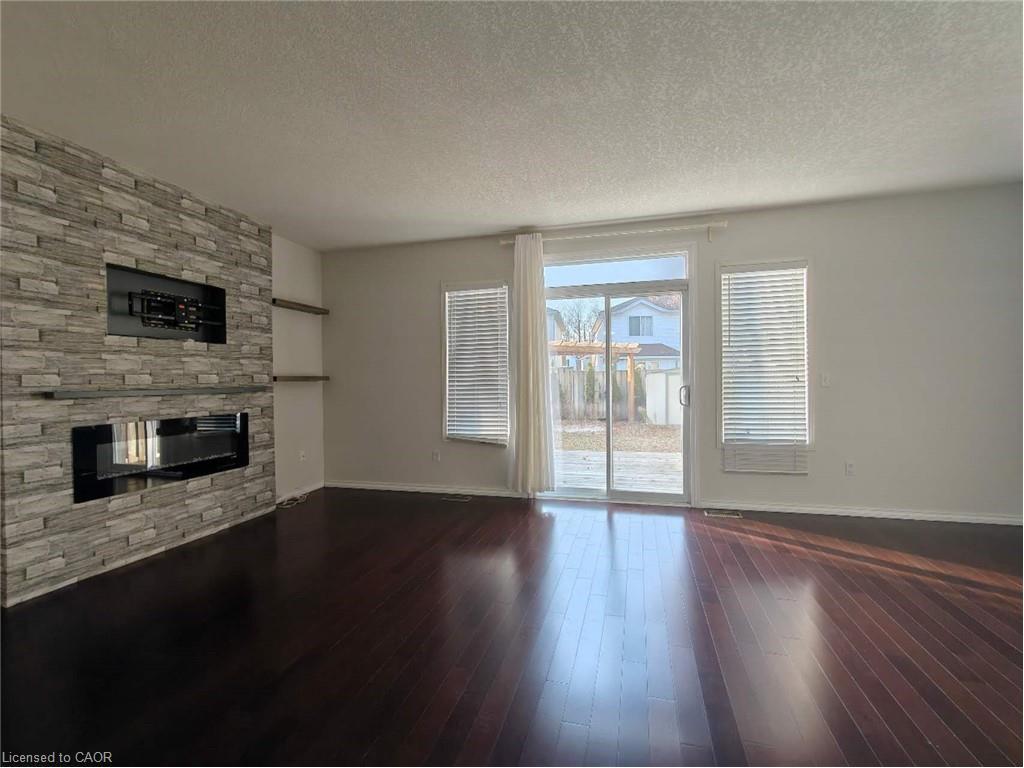 563 Dansbury Drive, Waterloo, ON - Indoor With Fireplace