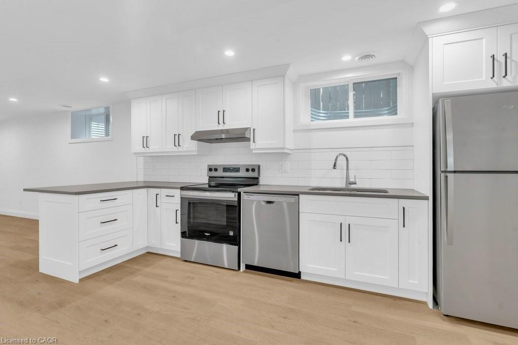 3-54 Wilhelm Street, Kitchener, ON - Indoor Photo Showing Kitchen With Stainless Steel Kitchen With Upgraded Kitchen