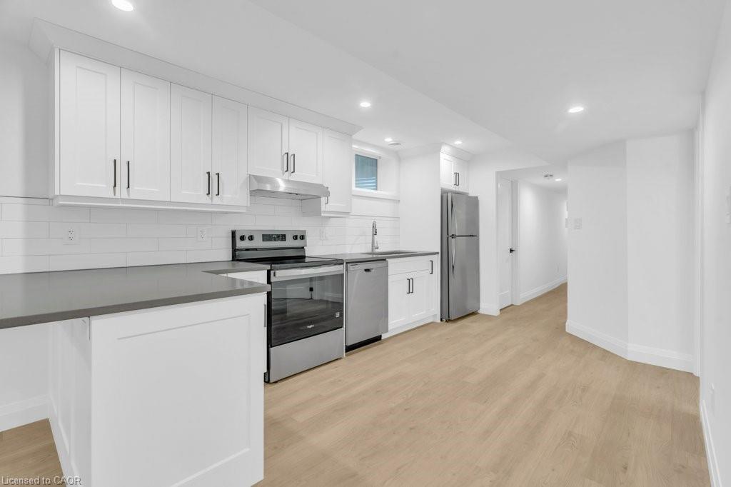 3-54 Wilhelm Street, Kitchener, ON - Indoor Photo Showing Kitchen