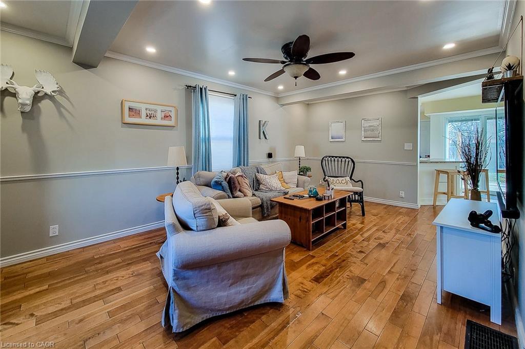 54 Eighth Avenue, Brantford, ON - Indoor Photo Showing Other Room