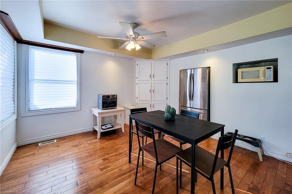 54 Eighth Avenue, Brantford, ON - Indoor