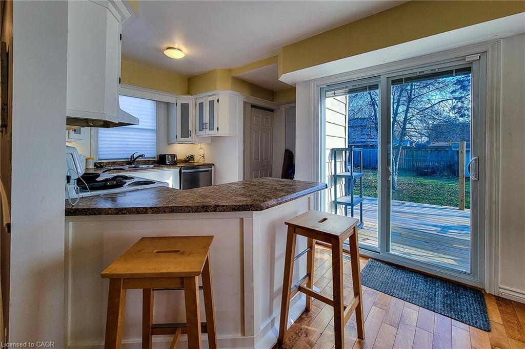 54 Eighth Avenue, Brantford, ON - Indoor Photo Showing Kitchen