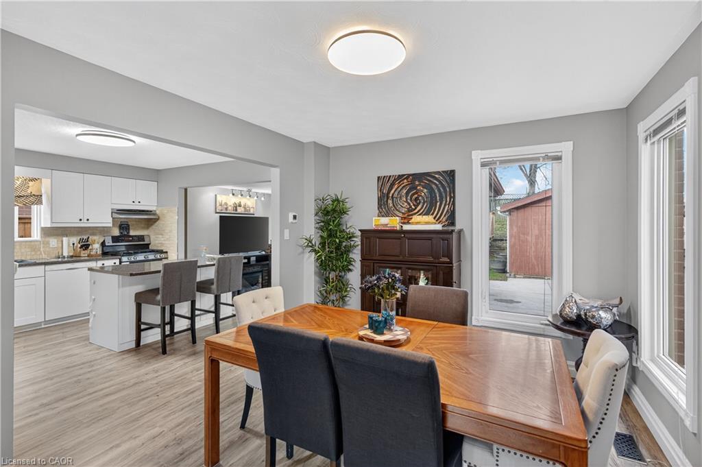 84 Branthaven Drive, Stoney Creek, ON - Indoor Photo Showing Dining Room