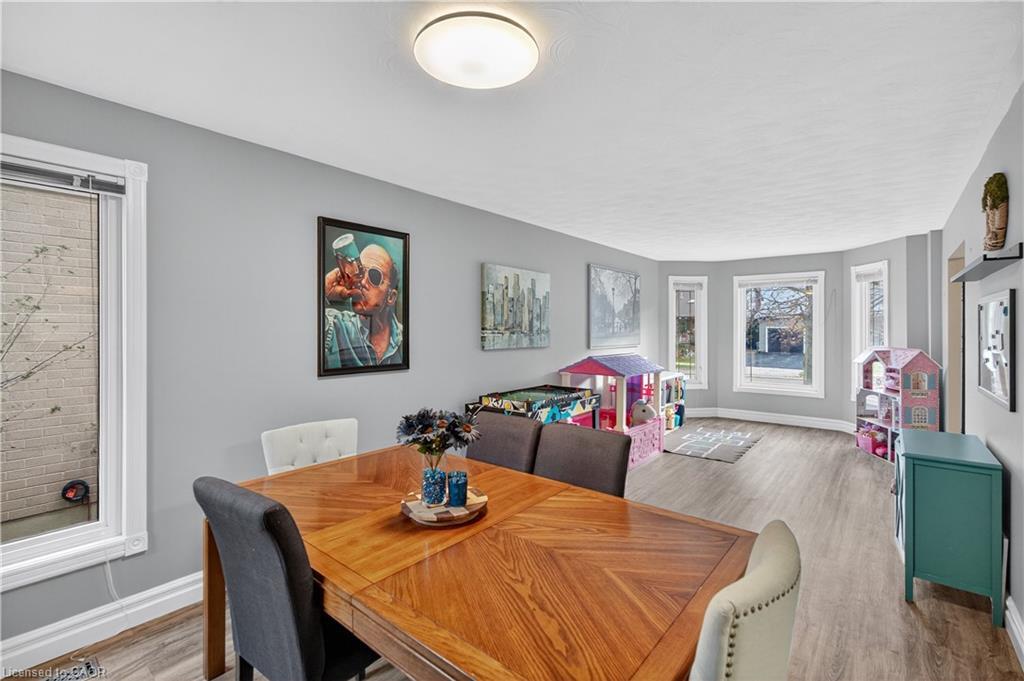 84 Branthaven Drive, Stoney Creek, ON - Indoor Photo Showing Dining Room