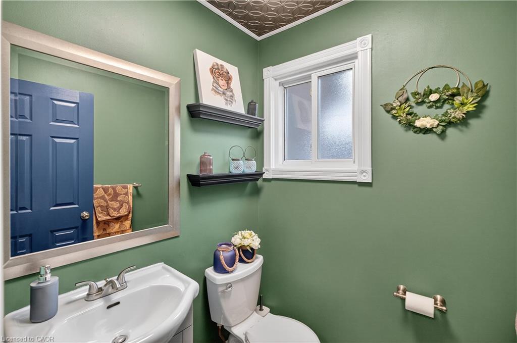 84 Branthaven Drive, Stoney Creek, ON - Indoor Photo Showing Bathroom