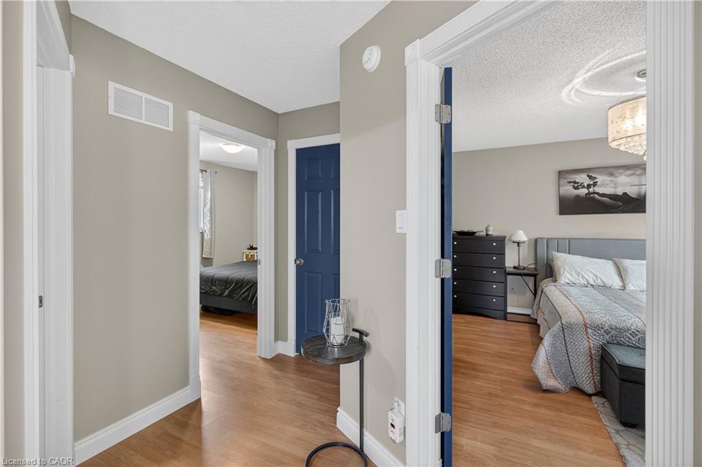 84 Branthaven Drive, Stoney Creek, ON - Indoor Photo Showing Bedroom