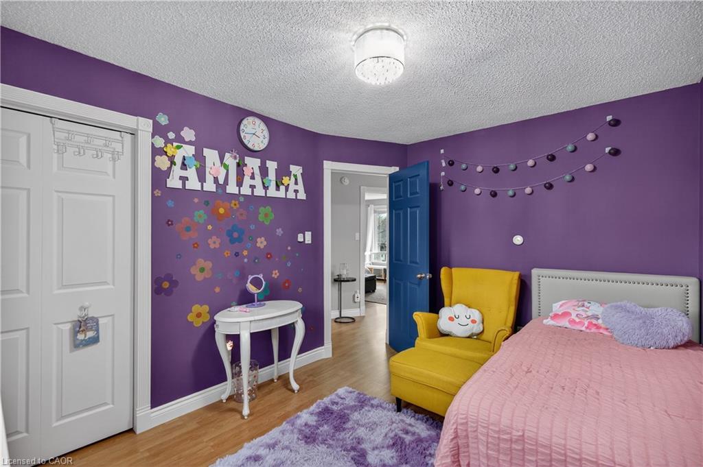 84 Branthaven Drive, Stoney Creek, ON - Indoor Photo Showing Bedroom