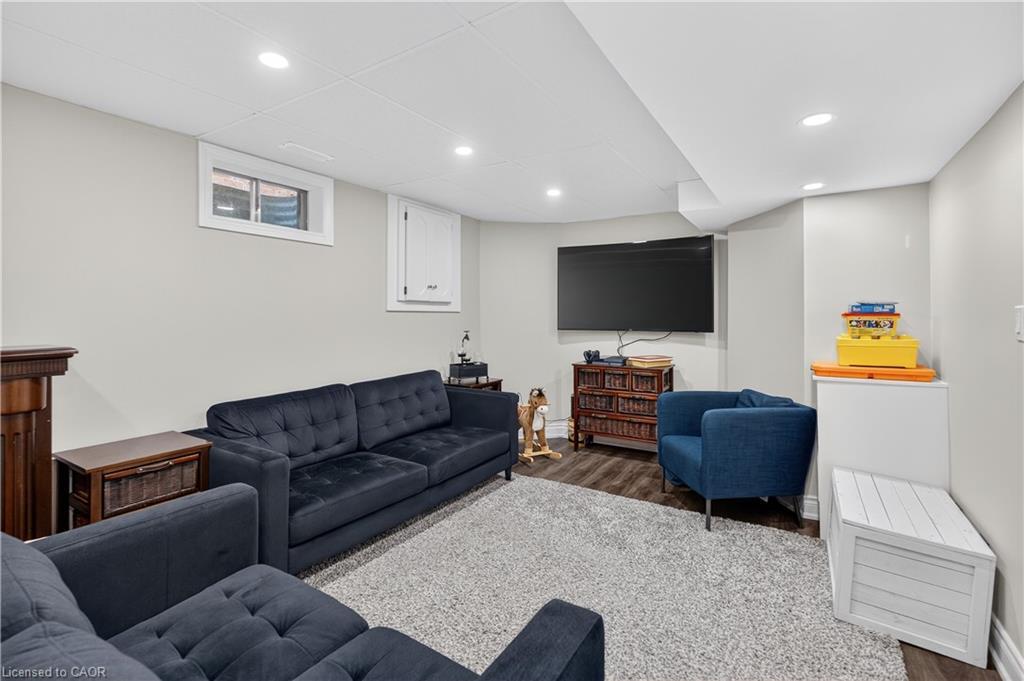 84 Branthaven Drive, Stoney Creek, ON - Indoor Photo Showing Basement