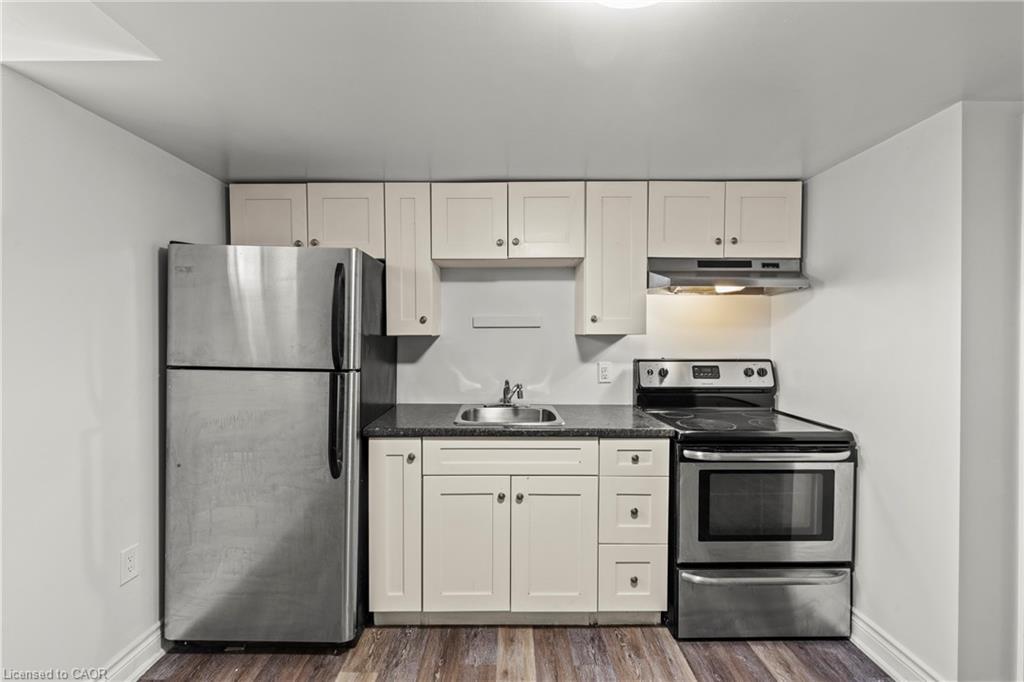 14 Westmount Avenue, Thorold, ON - Indoor Photo Showing Kitchen