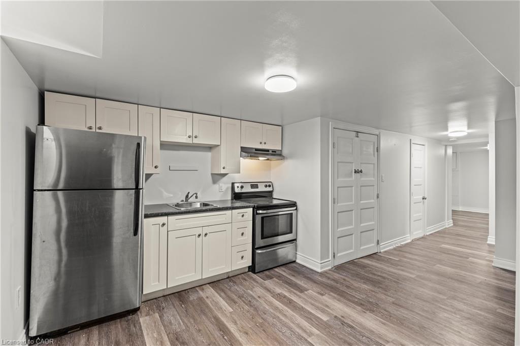 14 Westmount Avenue, Thorold, ON - Indoor Photo Showing Kitchen