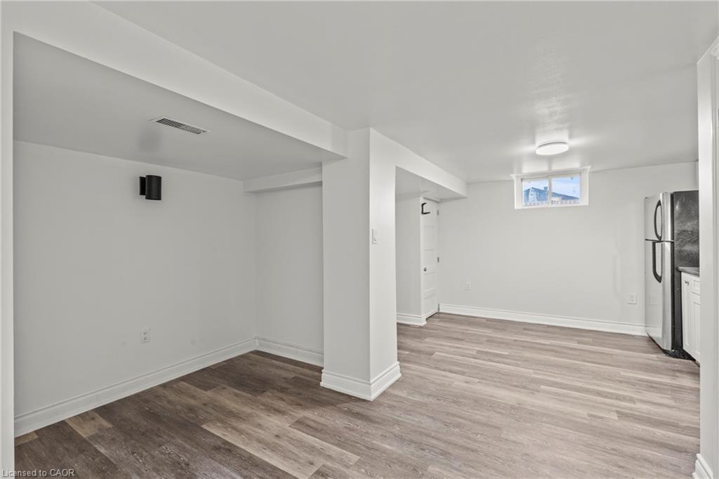 14 Westmount Avenue, Thorold, ON - Indoor Photo Showing Other Room