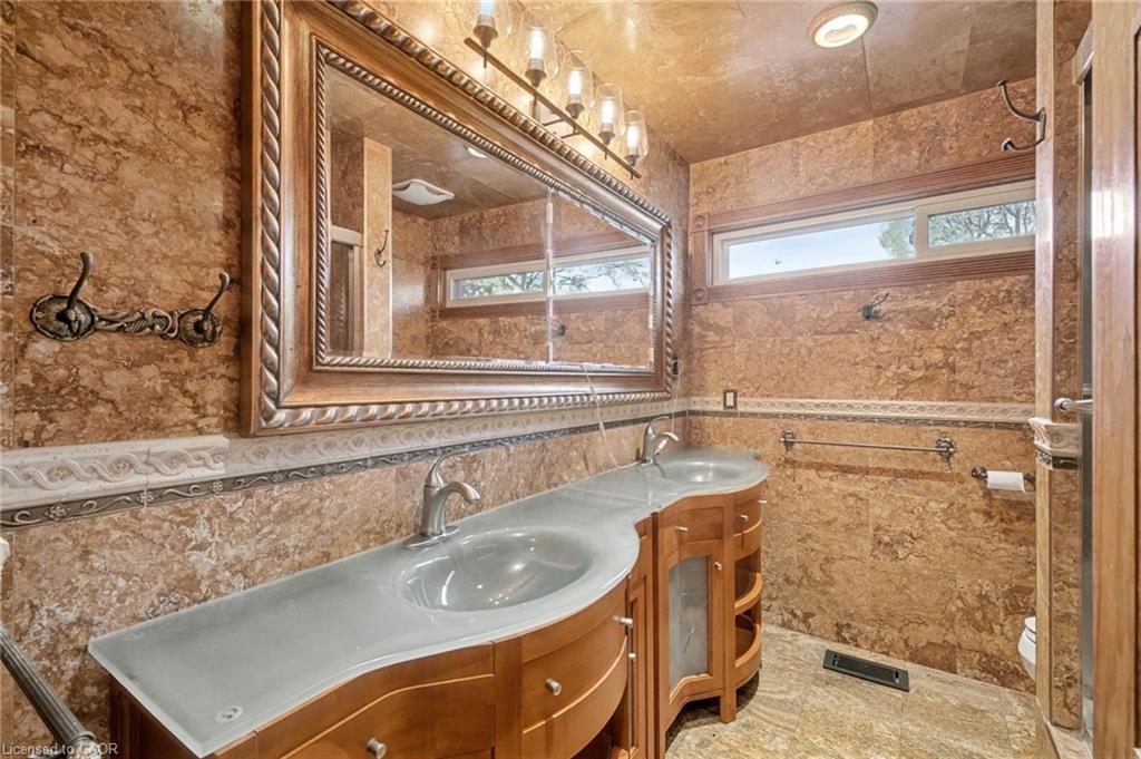 460 Martin Grove Road, Etobicoke, ON - Indoor Photo Showing Bathroom