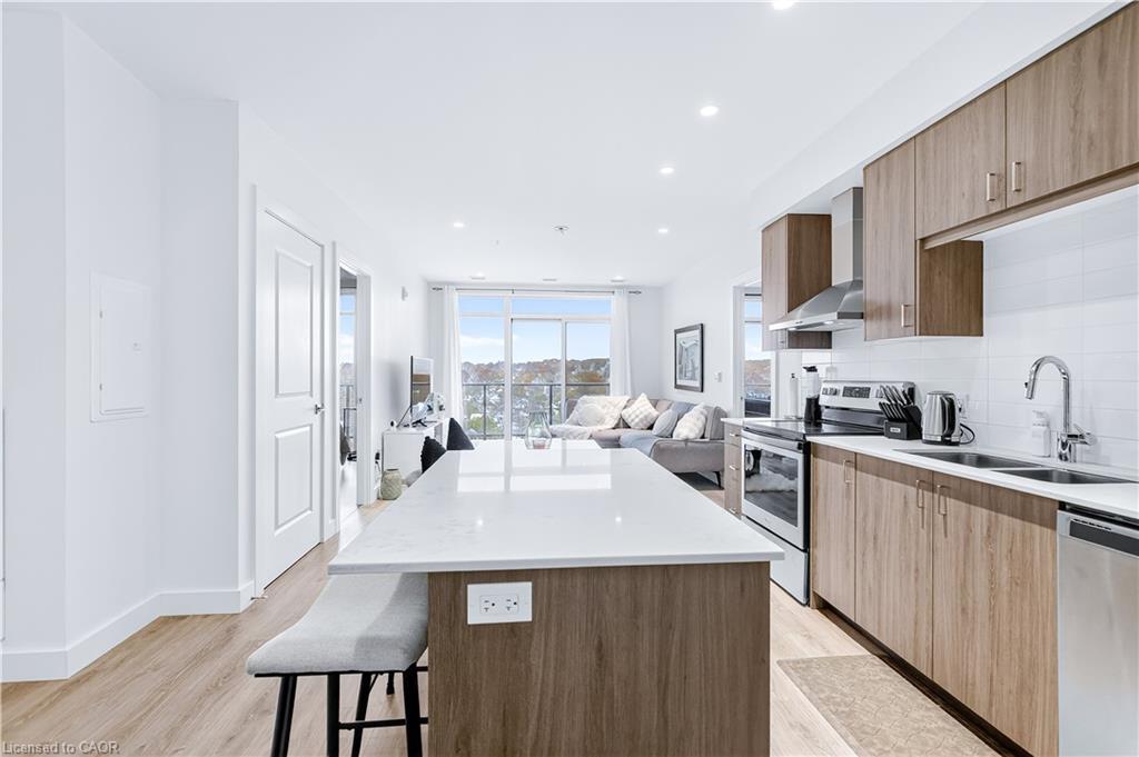 1310-15 Glebe Street, Cambridge, ON - Indoor Photo Showing Kitchen With Double Sink With Upgraded Kitchen