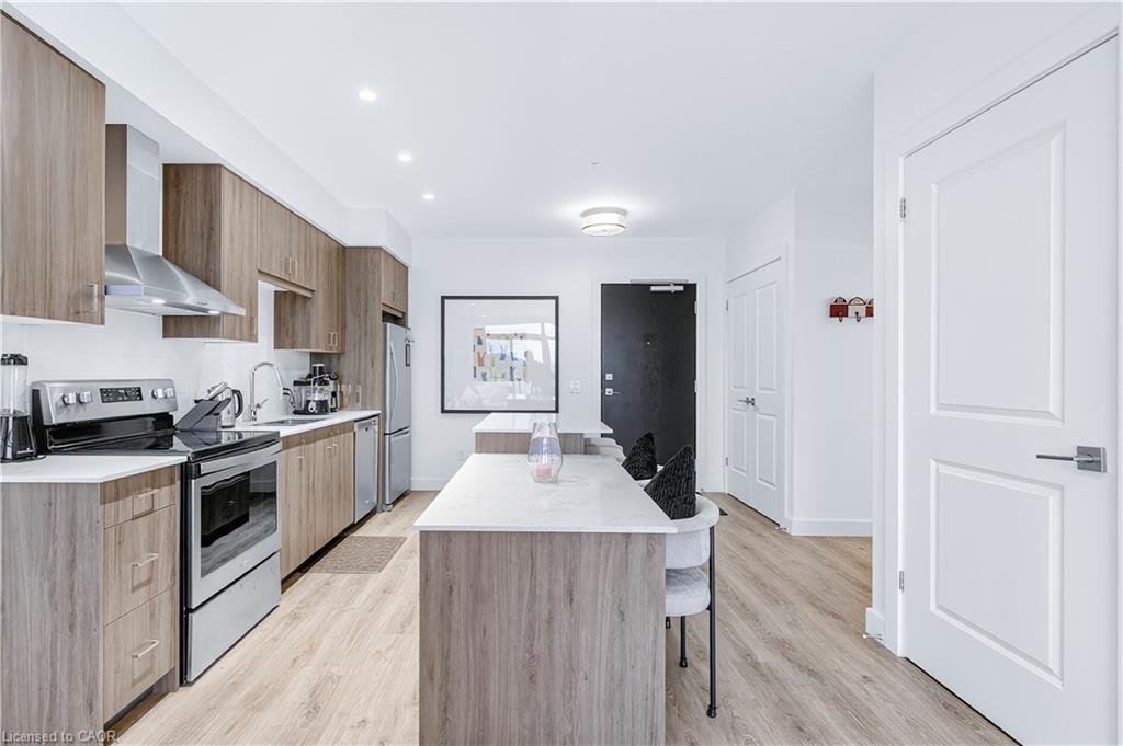 1310-15 Glebe Street, Cambridge, ON - Indoor Photo Showing Kitchen With Stainless Steel Kitchen