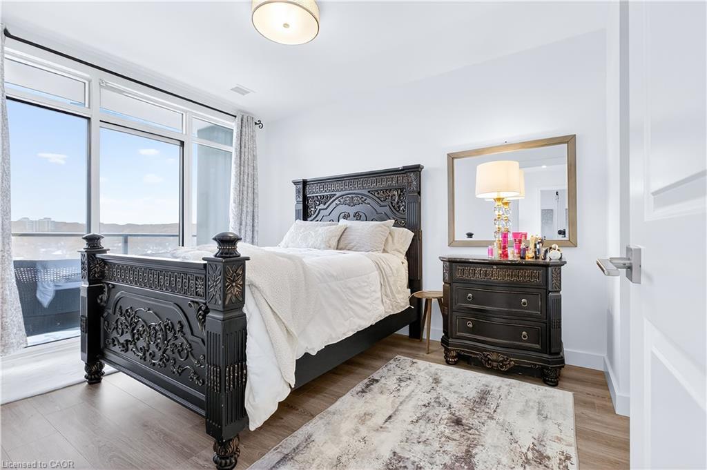 1310-15 Glebe Street, Cambridge, ON - Indoor Photo Showing Bedroom
