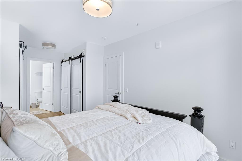 1310-15 Glebe Street, Cambridge, ON - Indoor Photo Showing Bedroom