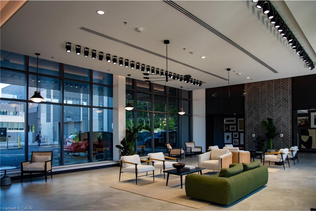 1310-15 Glebe Street, Cambridge, ON - Indoor Photo Showing Other Room