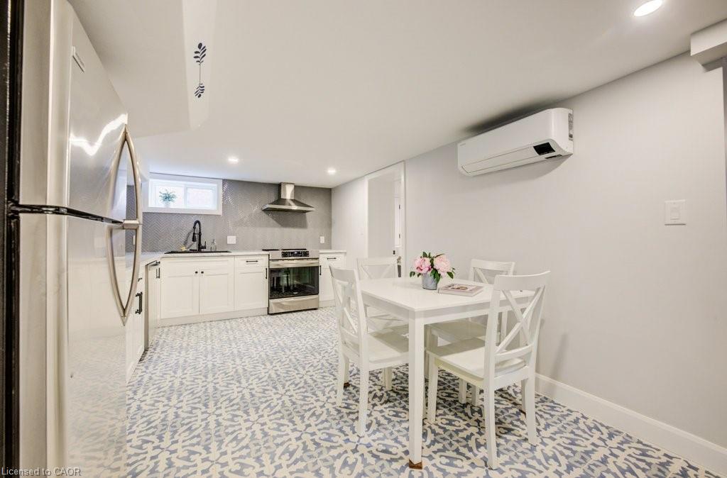 604 Guelph Street, Kitchener, ON - Indoor