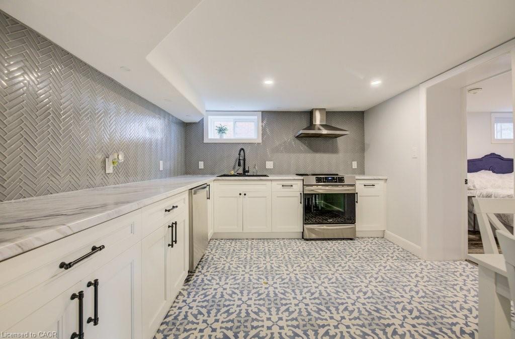 604 Guelph Street, Kitchener, ON - Indoor Photo Showing Other Room